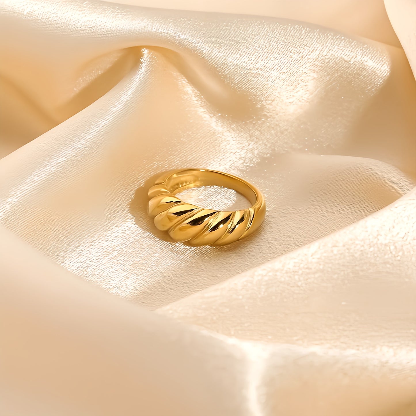 Gold-Aura-Ring