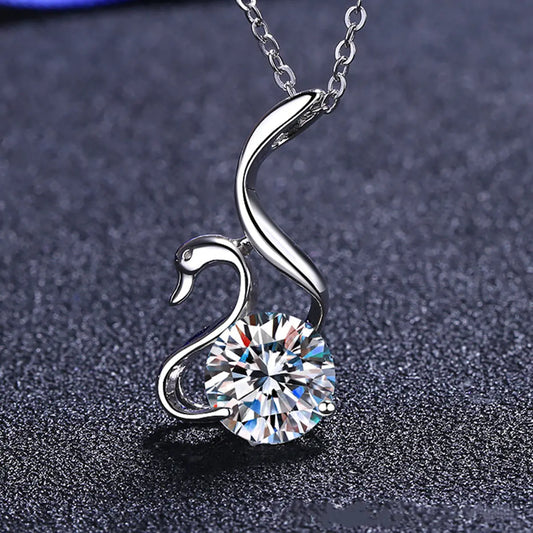 Swan Serenity Moissanite Ketting